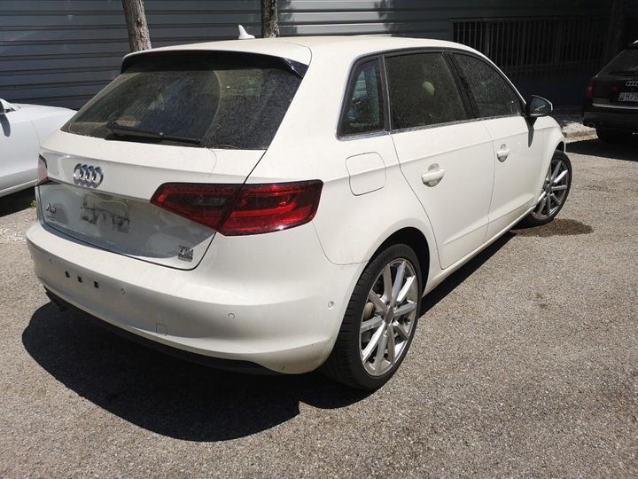 Photo 4 VIN: WAUZZZ8V2EA159988 - AUDI A3 SPORTBACK 