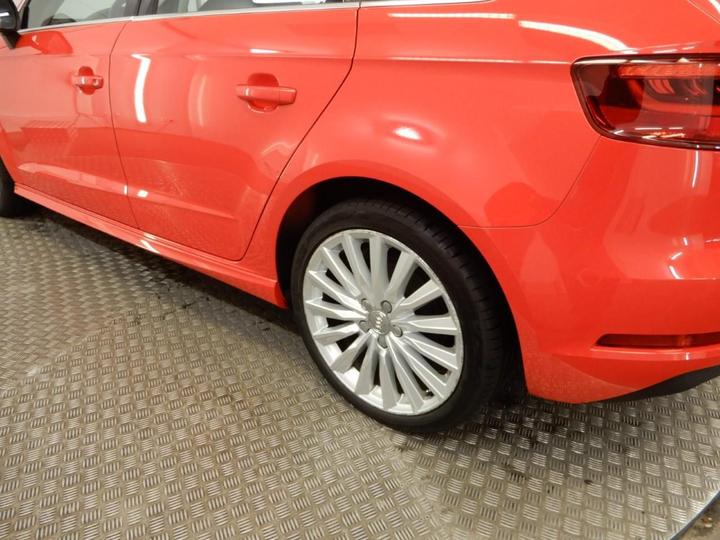 Photo 27 VIN: WAUZZZ8V2FA069189 - AUDI A3 SPORTBACK 