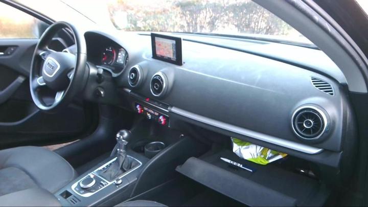 Photo 5 VIN: WAUZZZ8V2G1054452 - AUDI A3 BERLINE 