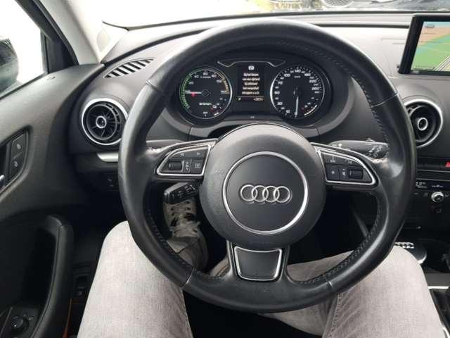 Photo 9 VIN: WAUZZZ8V2GA011858 - AUDI A3 