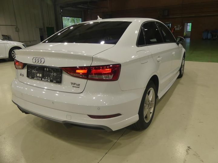 Photo 2 VIN: WAUZZZ8V2H1015667 - AUDI A3 SEDAN 