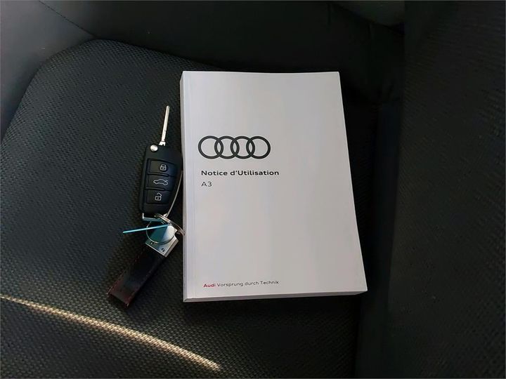 Photo 9 VIN: WAUZZZ8V2J1090150 - AUDI A3 BERLINE 