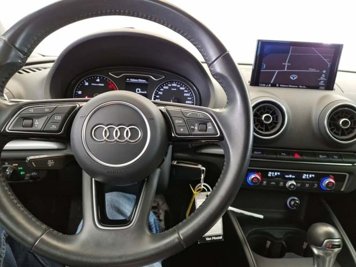 Photo 11 VIN: WAUZZZ8V2KA045520 - AUDI A3 