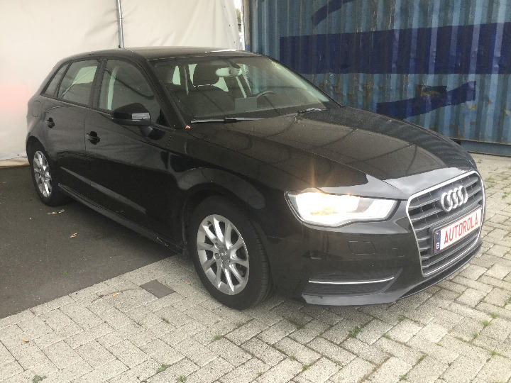 Photo 2 VIN: WAUZZZ8V3FA180530 - AUDI A3 SPORTBACK 