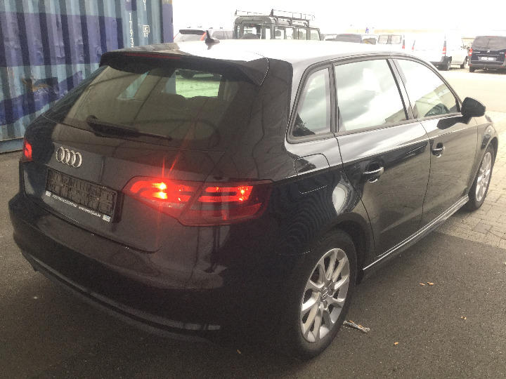 Photo 3 VIN: WAUZZZ8V3FA180530 - AUDI A3 SPORTBACK 