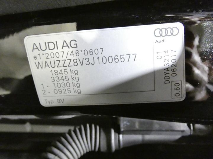 Photo 4 VIN: WAUZZZ8V3J1006577 - AUDI A3 SEDAN 