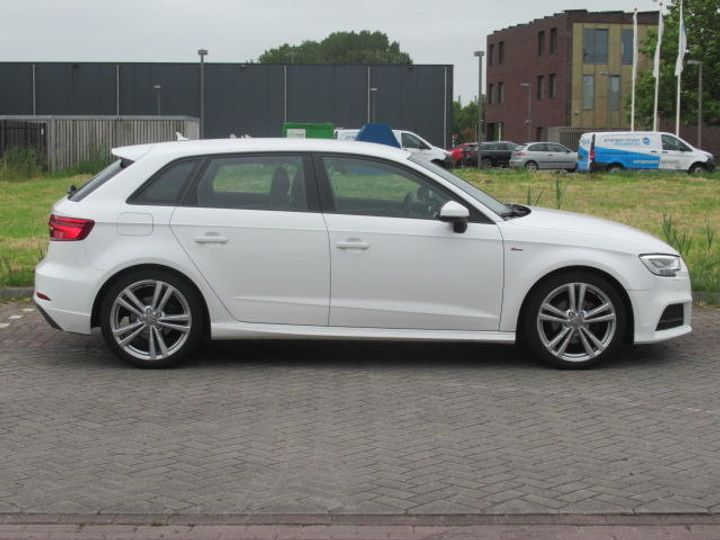 Photo 3 VIN: WAUZZZ8V3JA068092 - AUDI A3 SPORTBACK 