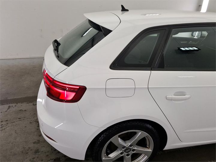 Photo 19 VIN: WAUZZZ8V3KA029049 - AUDI A3 