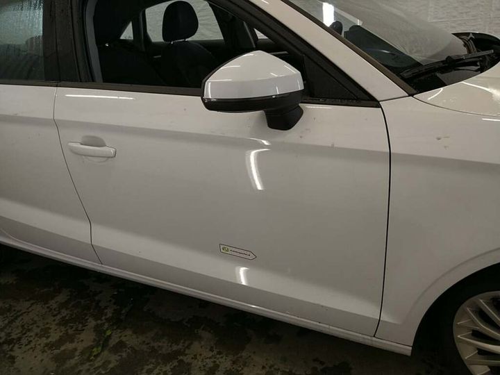 Photo 6 VIN: WAUZZZ8V4J1022383 - AUDI A3 