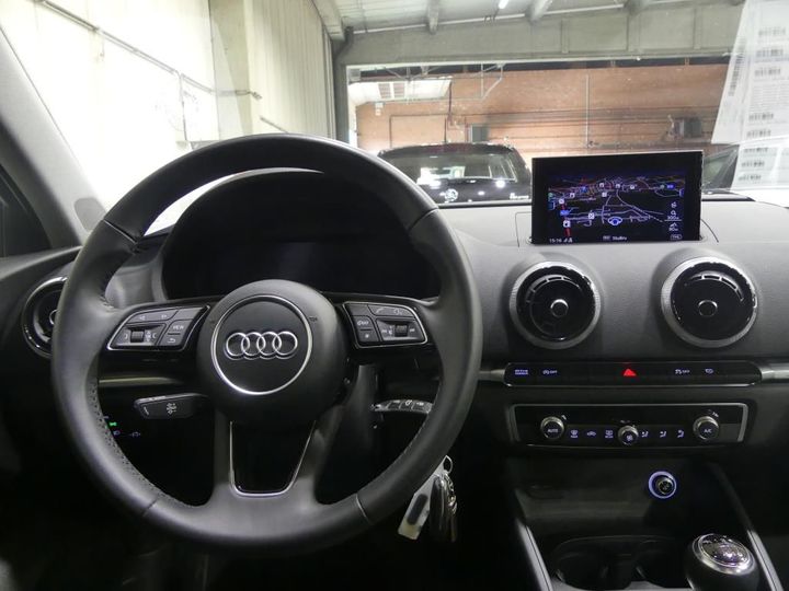 Photo 7 VIN: WAUZZZ8V4J1028846 - AUDI A3 SEDAN 