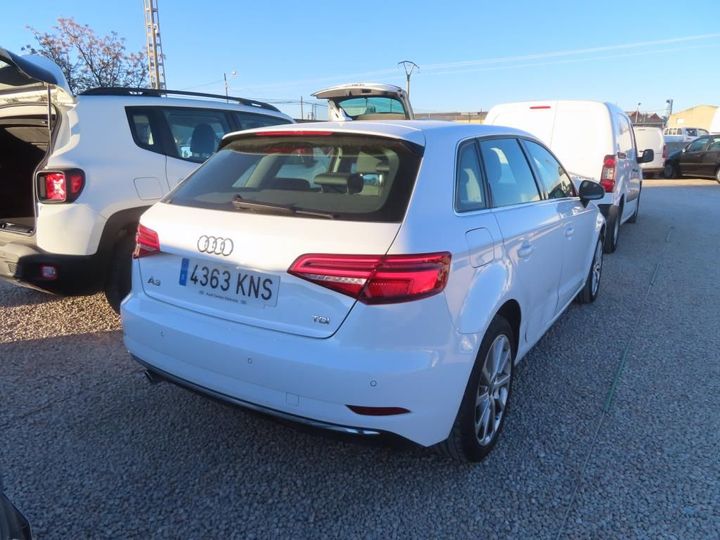 Photo 2 VIN: WAUZZZ8V4JA130745 - AUDI A3 