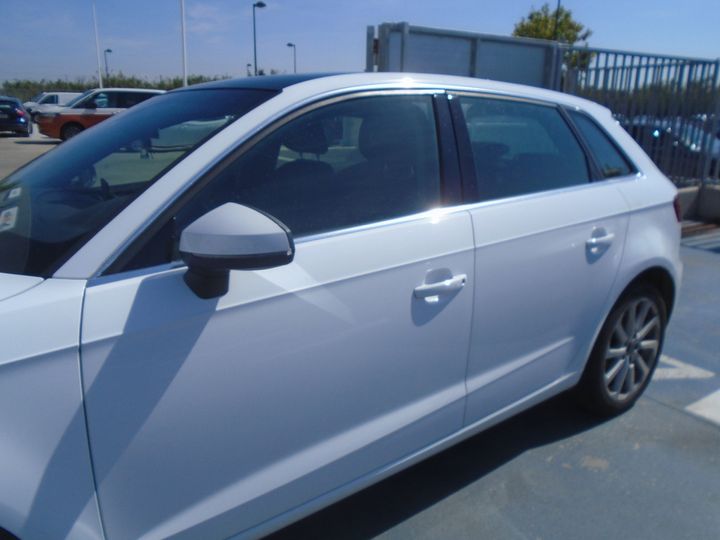 Photo 4 VIN: WAUZZZ8V4JA139302 - AUDI A3 