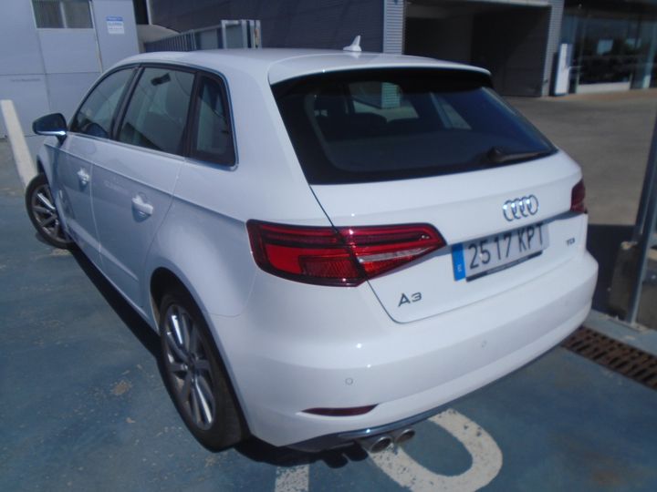 Photo 8 VIN: WAUZZZ8V4JA139302 - AUDI A3 