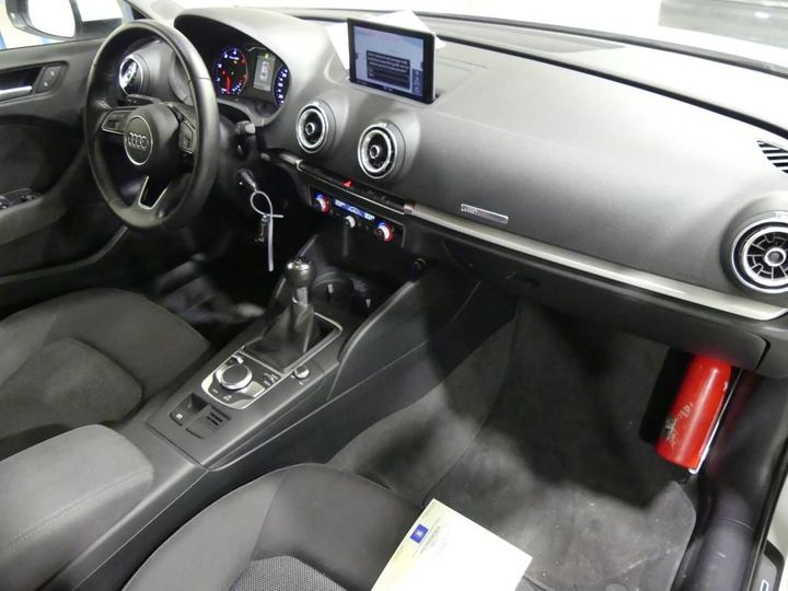 Photo 3 VIN: WAUZZZ8V5H1039087 - AUDI A3 SEDAN 