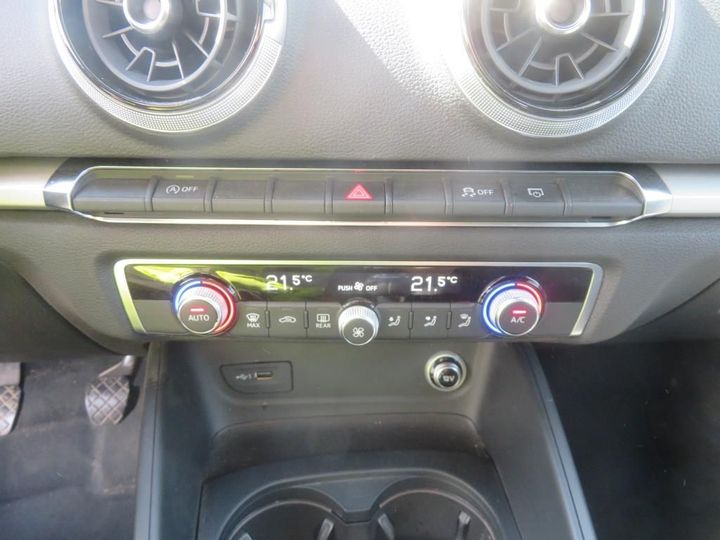 Photo 8 VIN: WAUZZZ8V5JA131483 - AUDI A3 