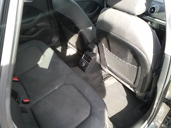 Photo 2 VIN: WAUZZZ8V7JA057502 - AUDI A3 