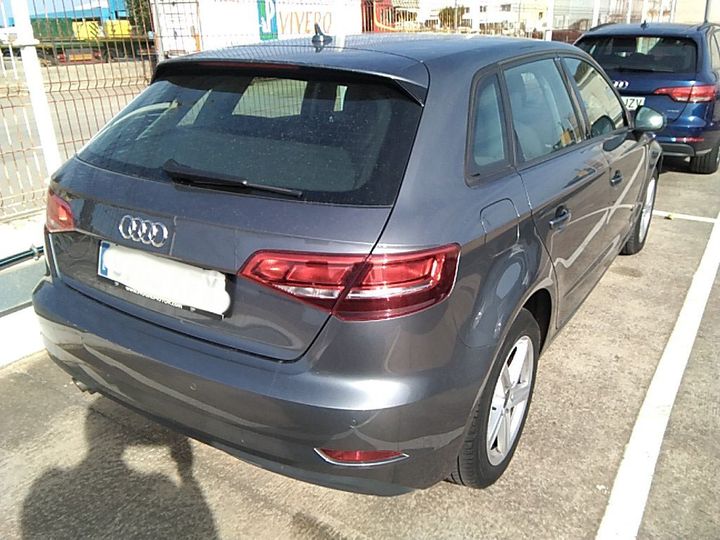 Photo 9 VIN: WAUZZZ8V7JA057502 - AUDI A3 