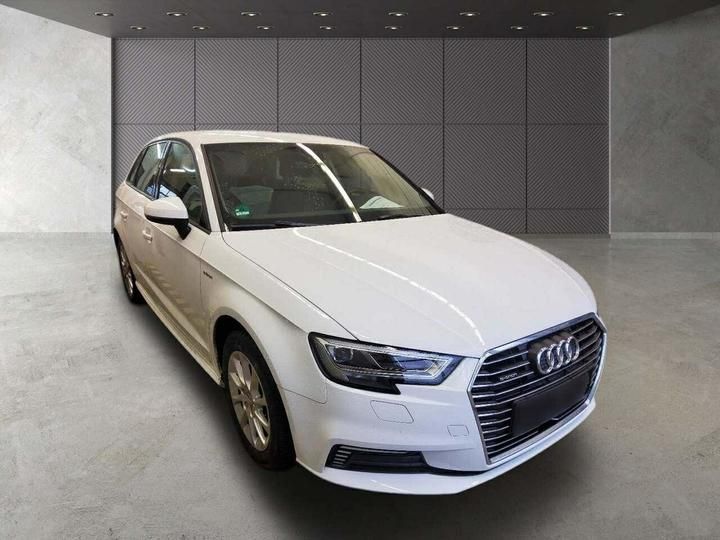 Photo 1 VIN: WAUZZZ8V7JA123630 - AUDI A3 SALON 