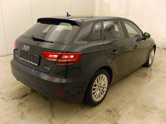 Photo 9 VIN: WAUZZZ8V7JA140024 - AUDI A3 