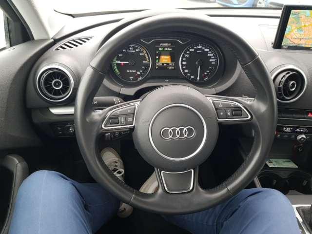 Photo 10 VIN: WAUZZZ8V8FA168065 - AUDI A3 