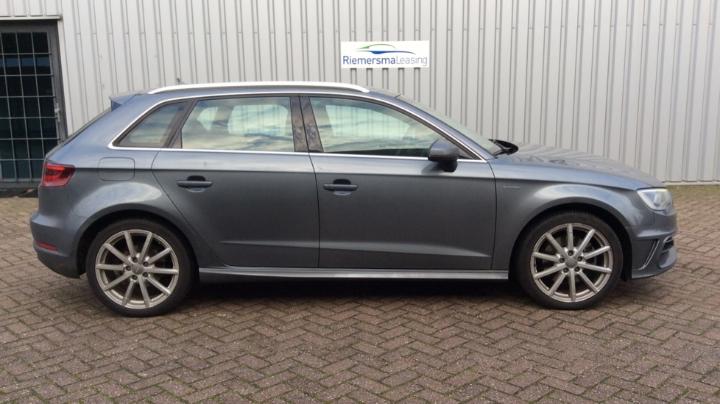 Photo 6 VIN: WAUZZZ8V8GA060756 - AUDI A3 SPORTBACK 