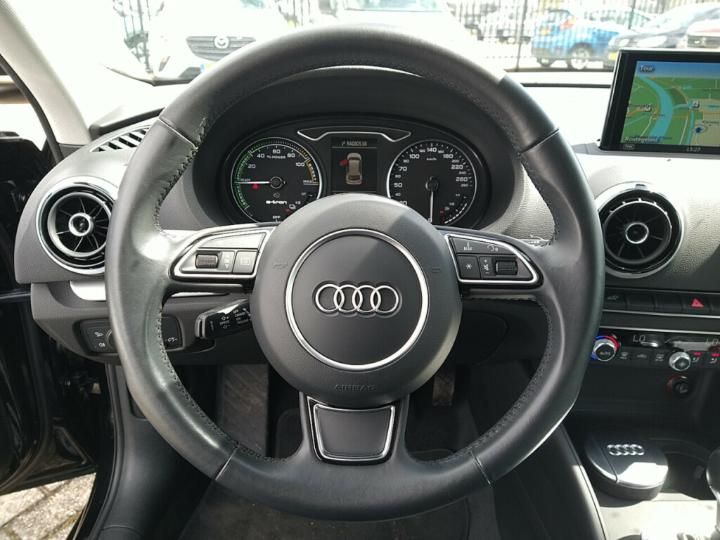 Photo 11 VIN: WAUZZZ8V8GA161764 - AUDI A3 