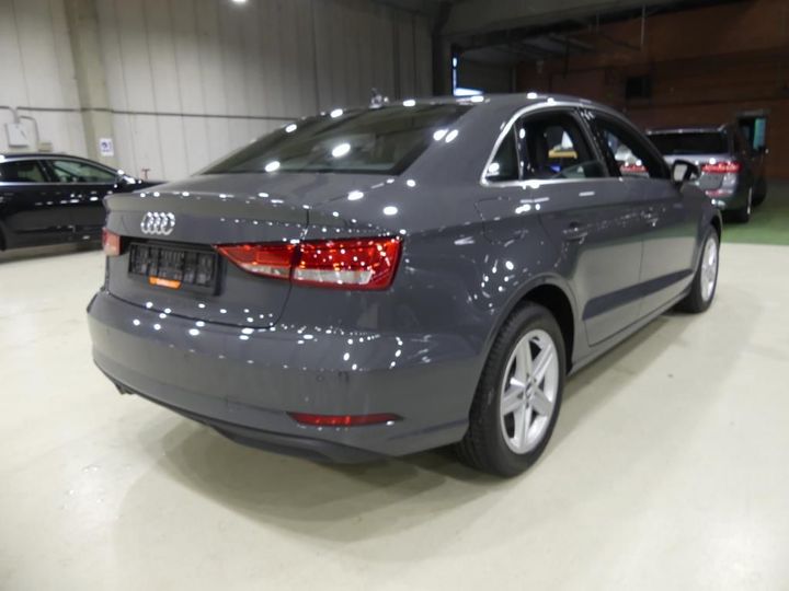 Photo 2 VIN: WAUZZZ8V8H1075341 - AUDI A3 SEDAN 