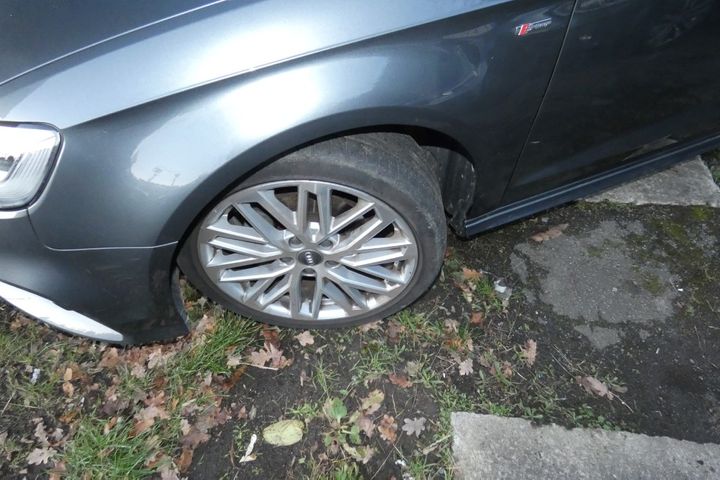 Photo 32 VIN: WAUZZZ8V8HA058782 - AUDI A3 