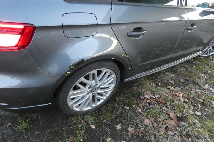 Photo 35 VIN: WAUZZZ8V8HA058782 - AUDI A3 