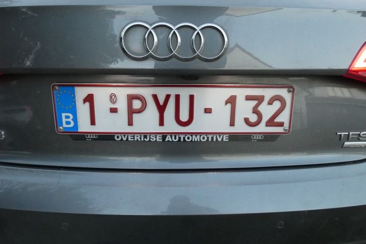 Photo 8 VIN: WAUZZZ8V8HA058782 - AUDI A3 