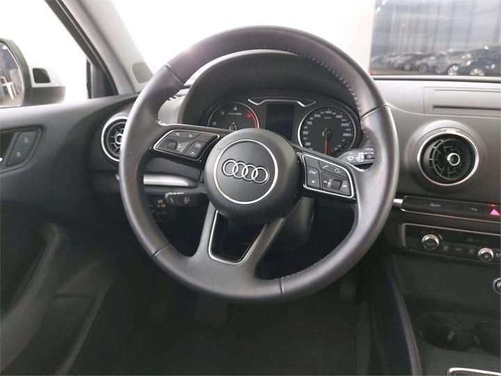 Photo 3 VIN: WAUZZZ8V8J1043821 - AUDI A3 BERLINE 