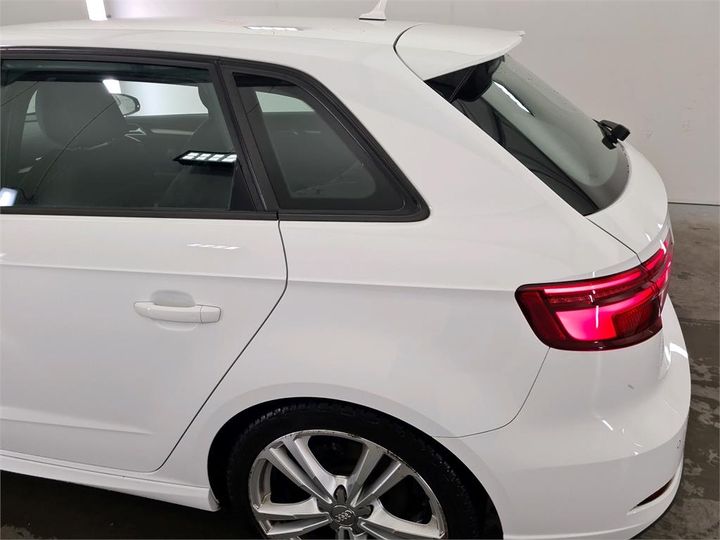 Photo 10 VIN: WAUZZZ8V8JA128304 - AUDI A3 