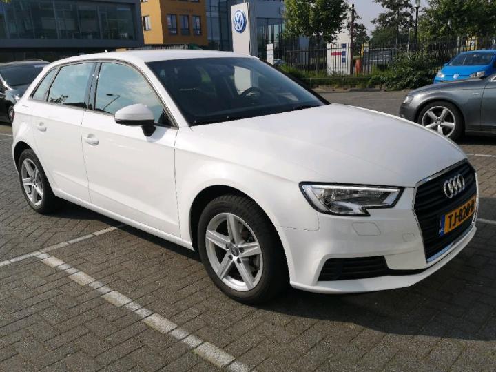 Photo 2 VIN: WAUZZZ8V8JA147600 - AUDI A3 SPORTBACK 