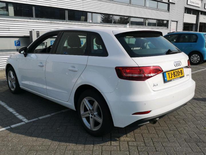 Photo 4 VIN: WAUZZZ8V8JA147600 - AUDI A3 SPORTBACK 