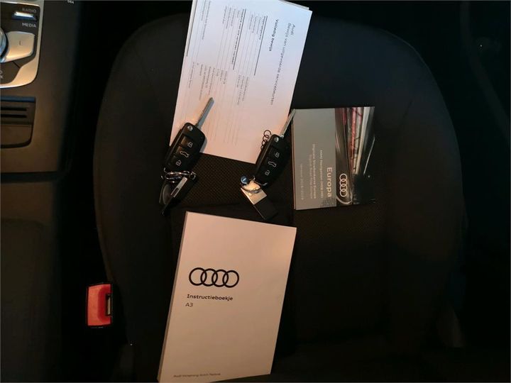 Photo 16 VIN: WAUZZZ8V9KA041562 - AUDI A3 