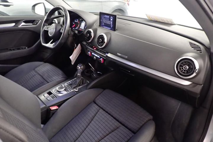 Photo 6 VIN: WAUZZZ8V9KA074948 - AUDI A3 BERLINE 