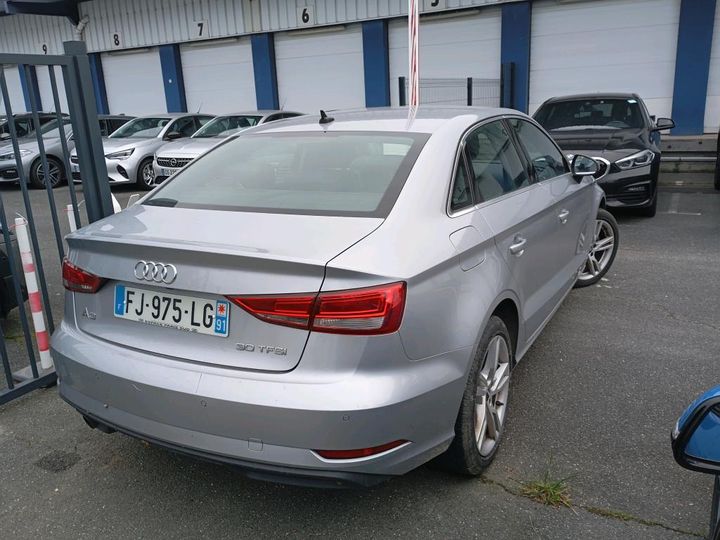 Photo 3 VIN: WAUZZZ8V9KA121718 - AUDI A3 BERLINE 