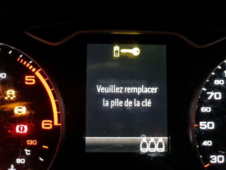 Photo 15 VIN: WAUZZZ8VXJ1053119 - AUDI A3 BERLINE 