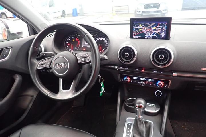 Photo 9 VIN: WAUZZZ8VXJ1079266 - AUDI A3 BERLINE 