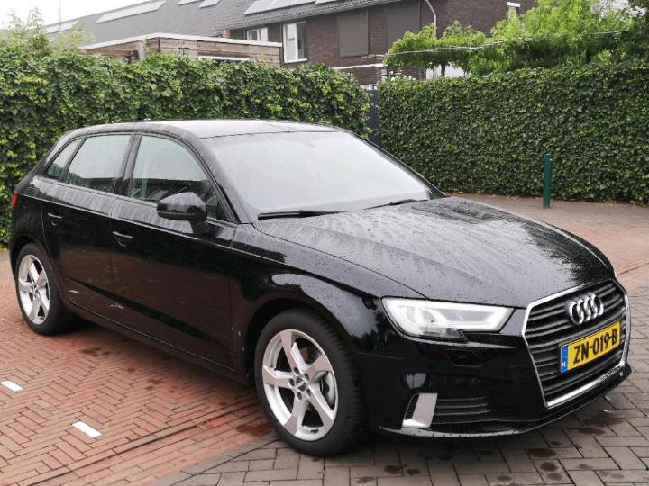 Photo 2 VIN: WAUZZZ8VXKA076885 - AUDI A3 