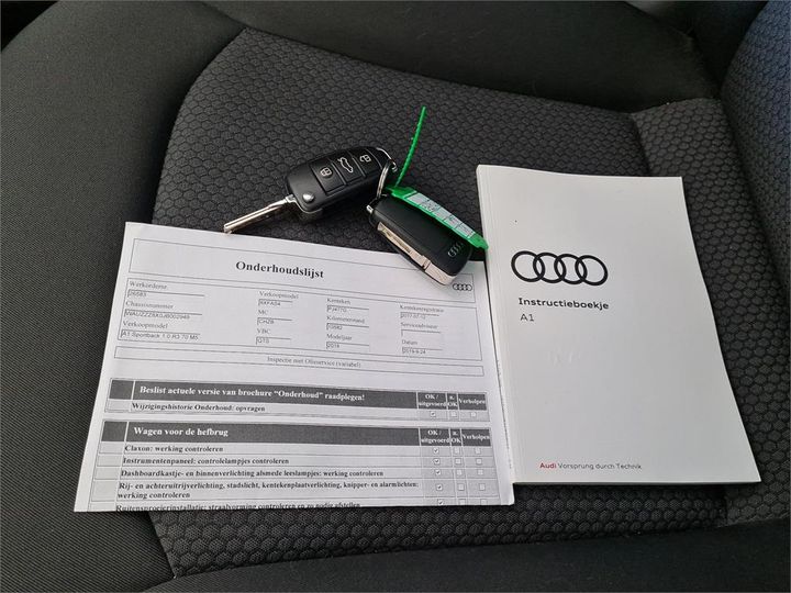 Photo 4 VIN: WAUZZZ8X0JB002949 - AUDI A1 