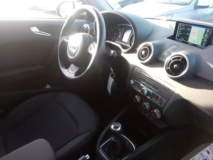 Photo 3 VIN: WAUZZZ8X0JB015815 - AUDI A1 