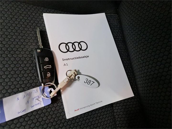 Photo 9 VIN: WAUZZZ8X1JB015032 - AUDI A1 