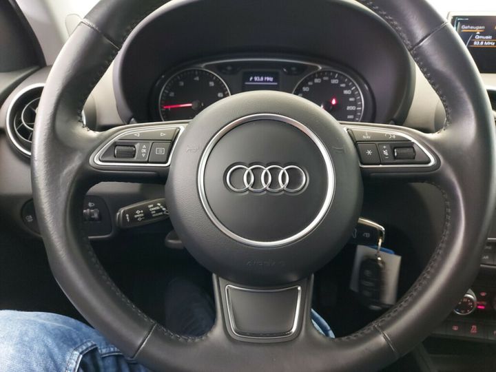 Photo 11 VIN: WAUZZZ8X1JB018643 - AUDI A1 