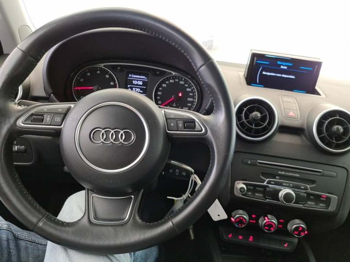 Photo 10 VIN: WAUZZZ8X1JB037287 - AUDI A1 