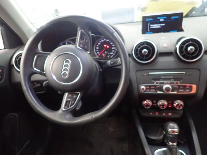 Photo 7 VIN: WAUZZZ8X1JB043817 - AUDI A1 SPORTBACK 