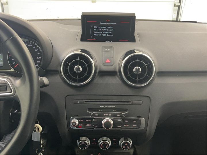 Photo 17 VIN: WAUZZZ8X1JB090815 - AUDI A1 