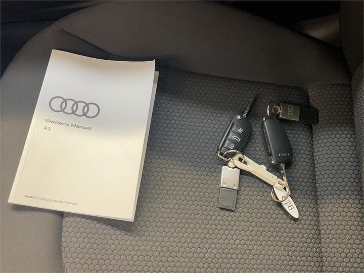 Photo 9 VIN: WAUZZZ8X1JB090815 - AUDI A1 