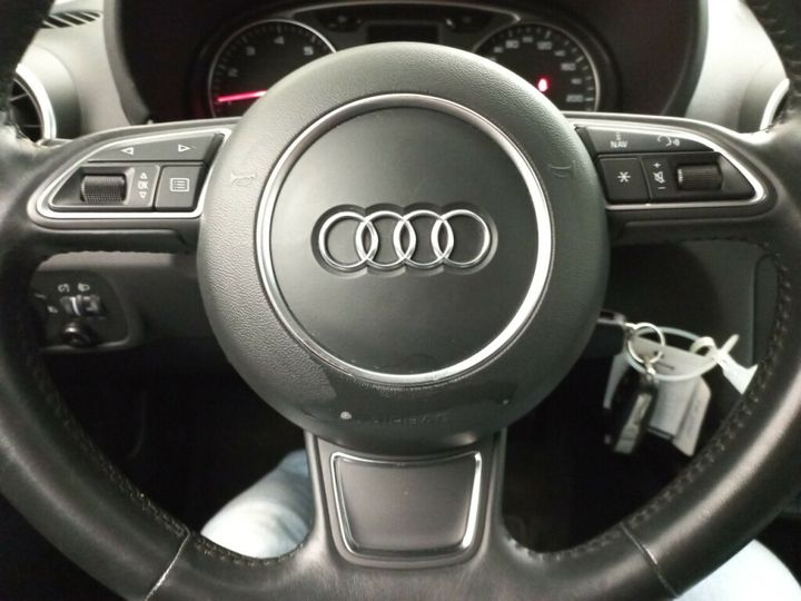 Photo 10 VIN: WAUZZZ8X2GB075166 - AUDI A1 