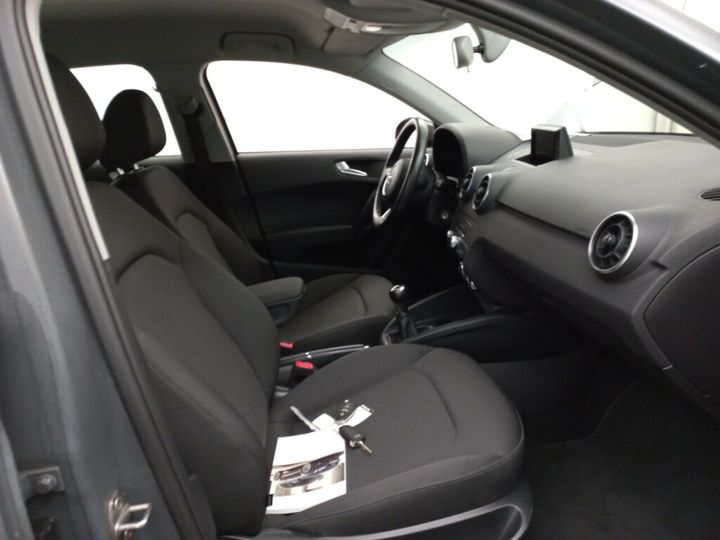 Photo 27 VIN: WAUZZZ8X2GB075166 - AUDI A1 